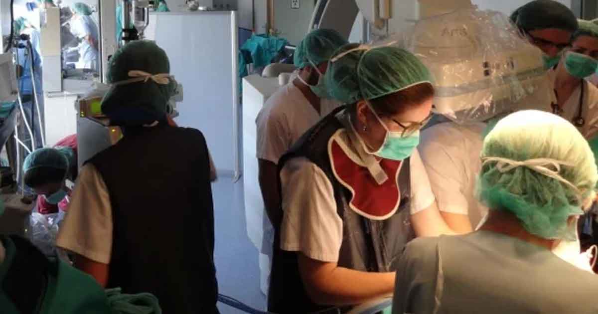 Muere una enfermera embarazada por el Coronavirus, pero logran salvar al bebé