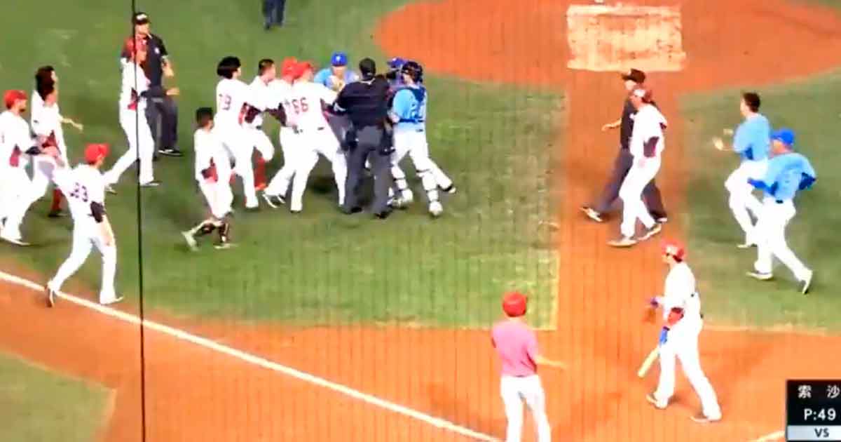 Pitcher golpea a su rival y desata una brutal pelea campal en la Liga de Taiwán