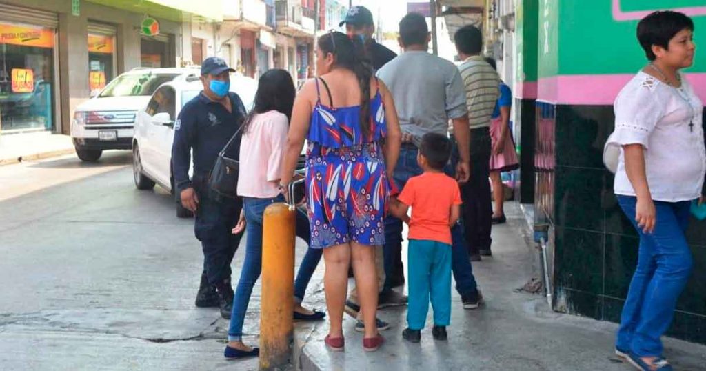 Policía Municipal sale a exhortar a los ciudadanos a quedarse en casa