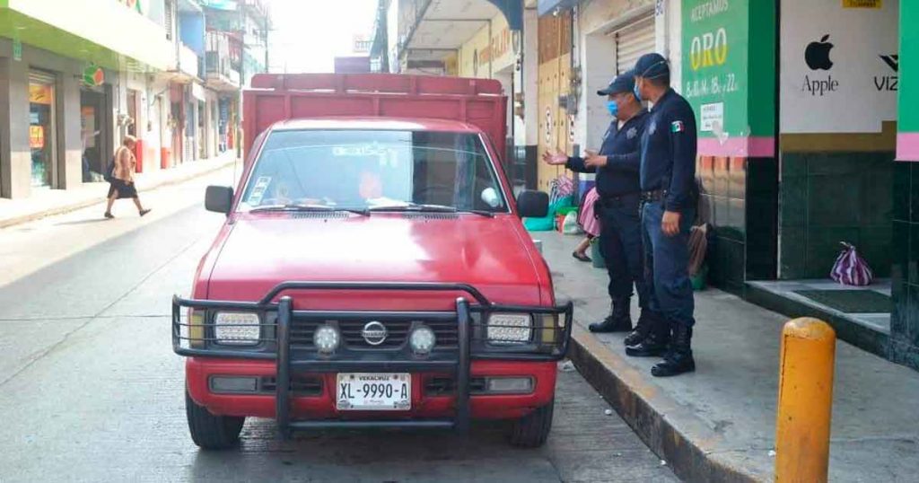 Policía Municipal sale a exhortar a los ciudadanos a quedarse en casa