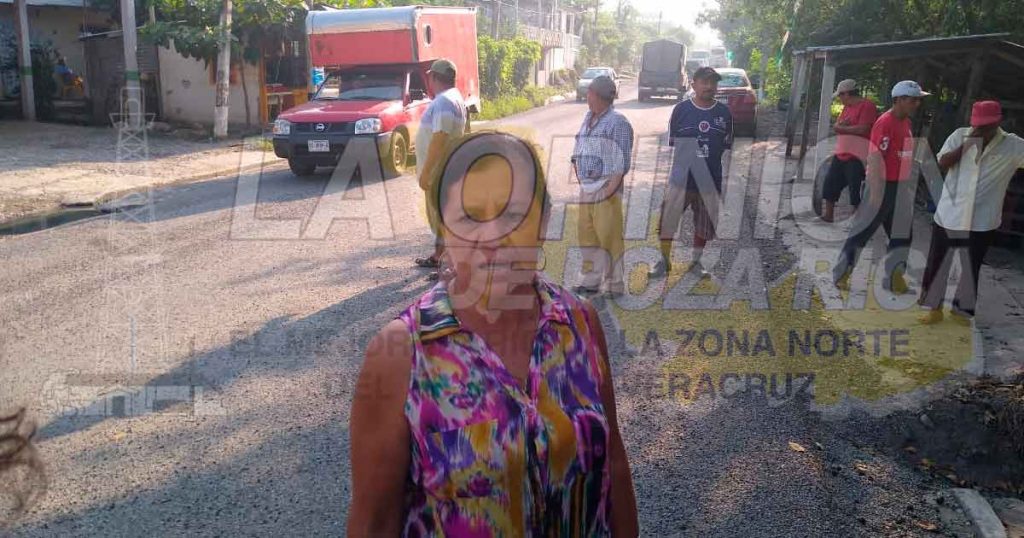 Protestan ante saqueo de grava en un río de Papantla