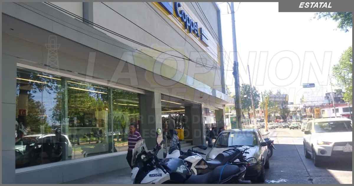 "Queman" a Coppel: continúa abierto