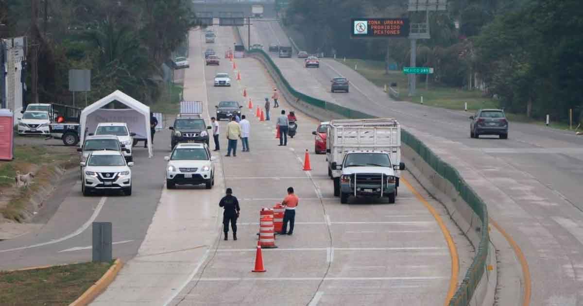 Reubican retén para evitar ingreso de turistas por vías alternas a Tuxpan