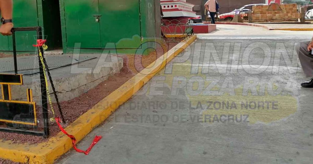 Rompen cintas de seguridad colocadas en el Paseo Raíces de Vida ante pandemia