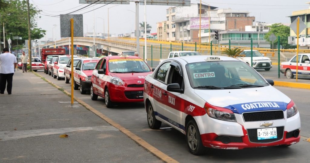 Responden taxistas a Jornada de Sanitización