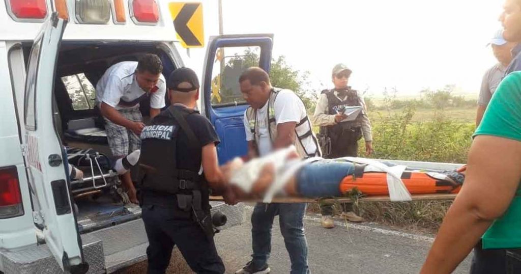 ¡Casi se matan motociclistas! en la estatal Tuxpan-Tamiahua