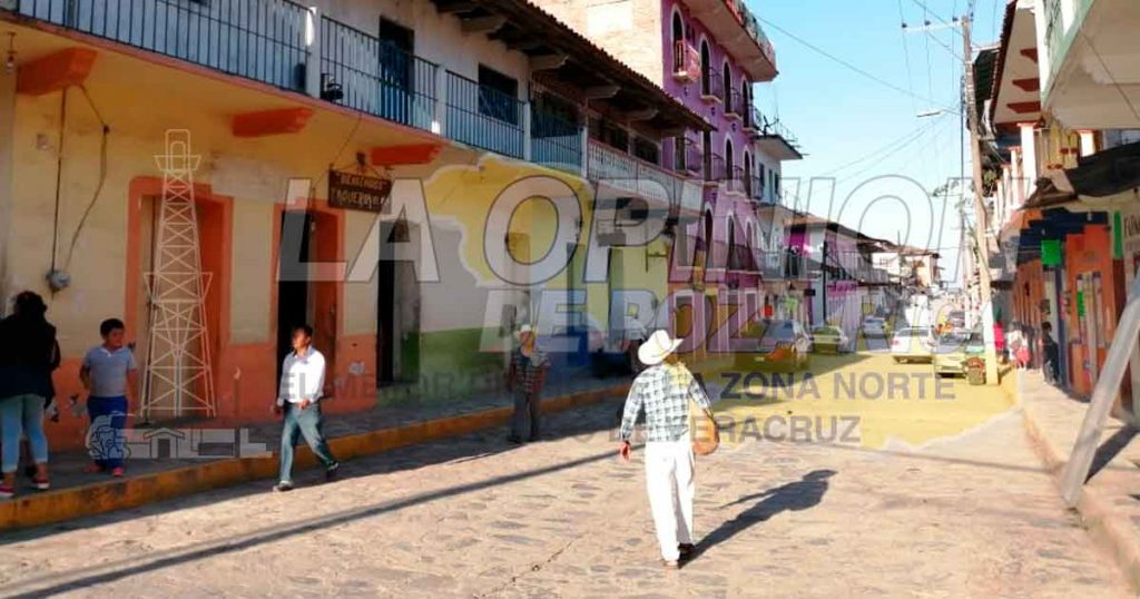 Toman medias estrictas en Zozocolco por Covid-19