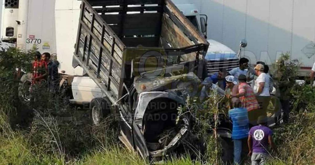 ¡Cruento encontronazo; tres lesionados!