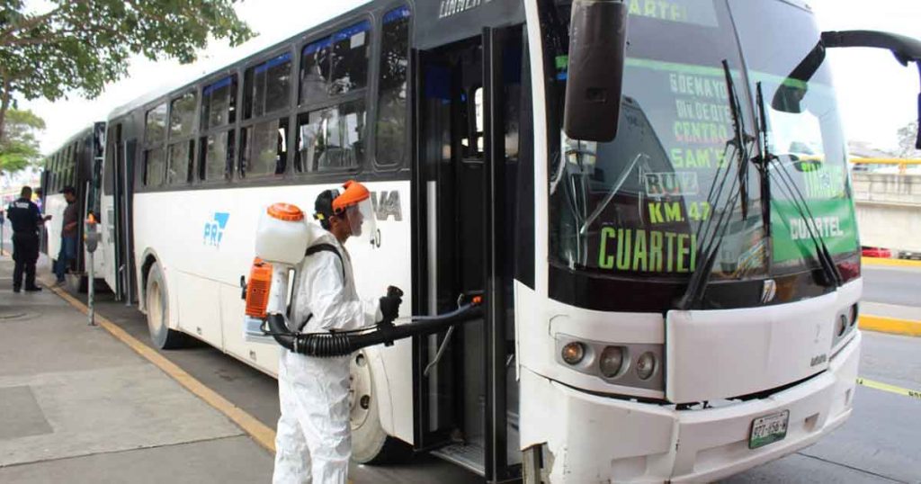 Amplían sanitización en transporte público y espacios públicos en Poza Rica