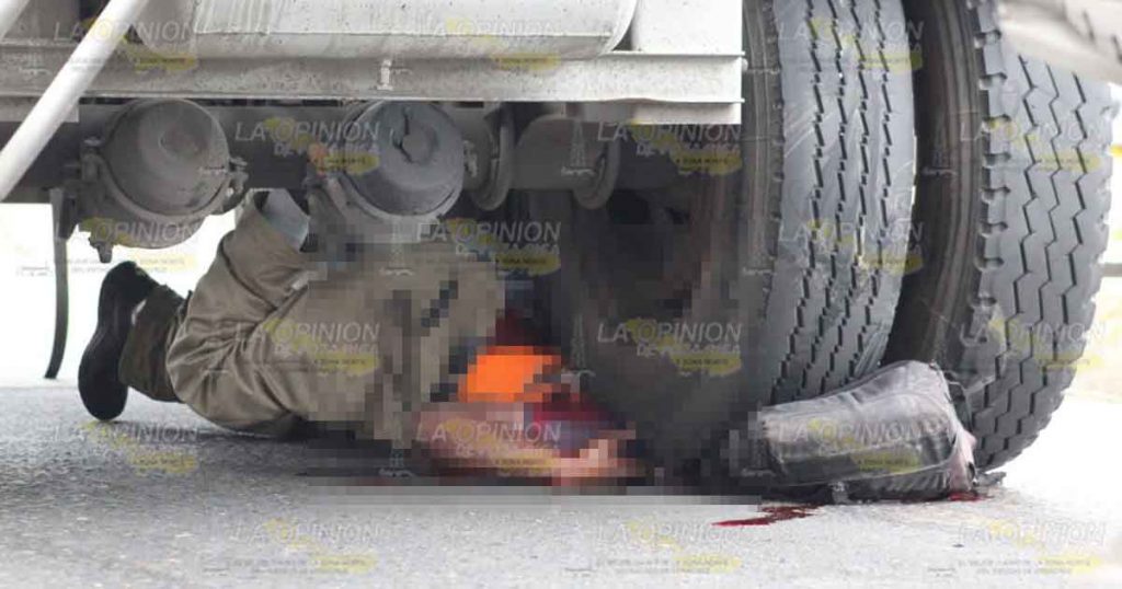 Ciclista aplastado en el bulevar Lázaro Cárdenas en Poza Rica