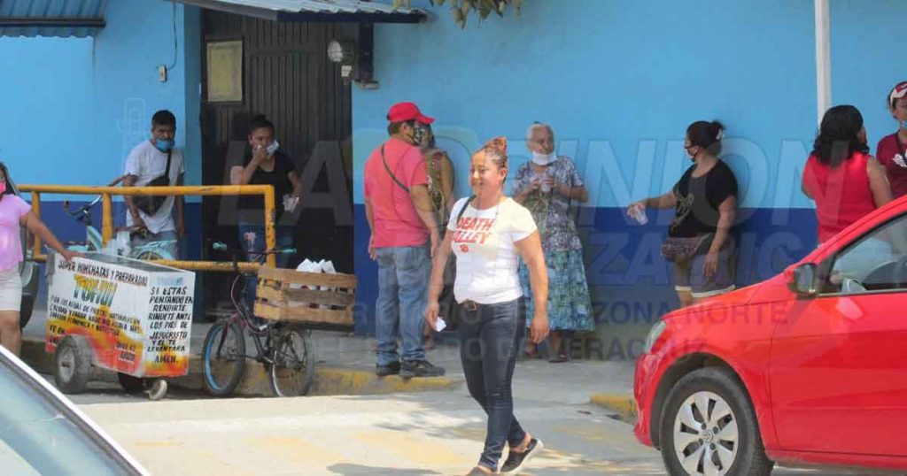 Distribuyen despensas a comerciantes necesitados en #Álamo