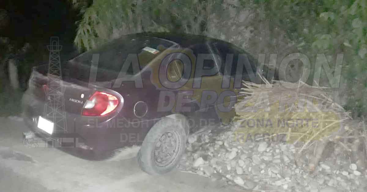 Pierde el control, se sale de la carretera y choca contra un cerco perimetral