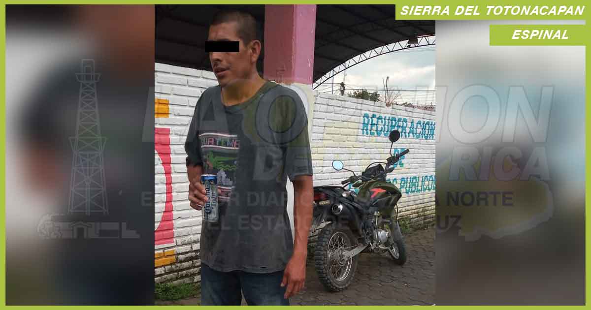 Escandalizaba y tomaba en vía pública