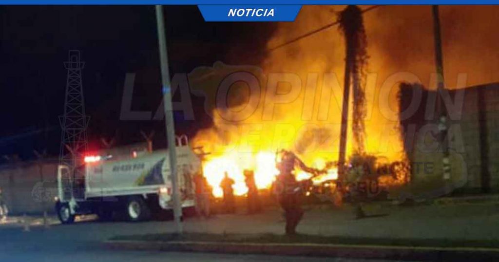 ¡Incendio en zona de ductos!