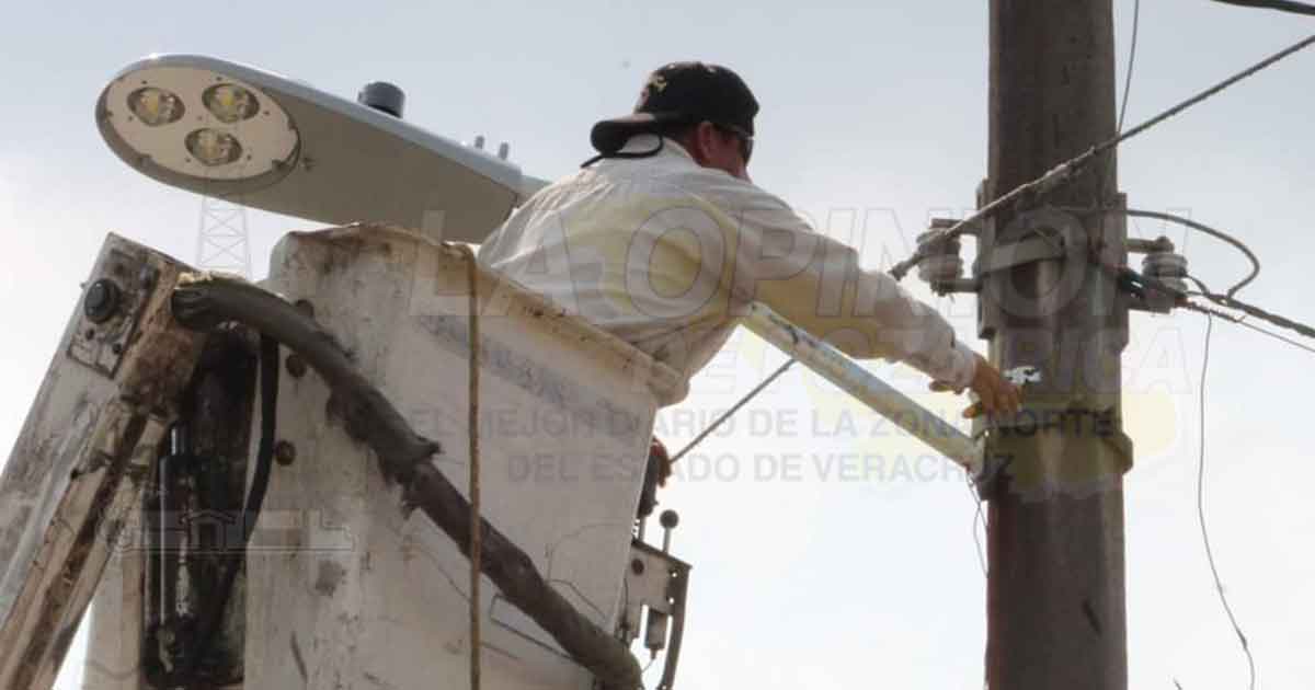 Instalan nuevas lámparas Led en sectores de Coatzintla