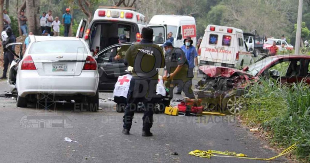 Conocida maestra fallece prensada al volante en aparatoso accidente en Martínez de la Torre