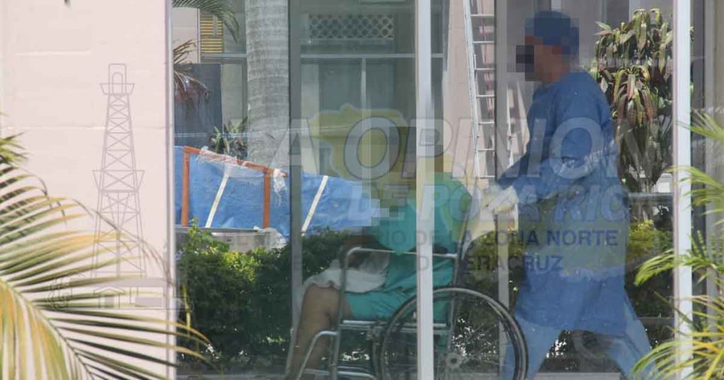 Trasladan a otra persona por Covid-19 a módulo del IMSS Poza Rica