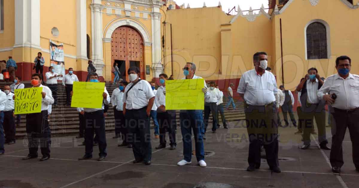 Parados transportistas turísticos en la entidad, piden inclusión en los programas de ayuda del Gobierno