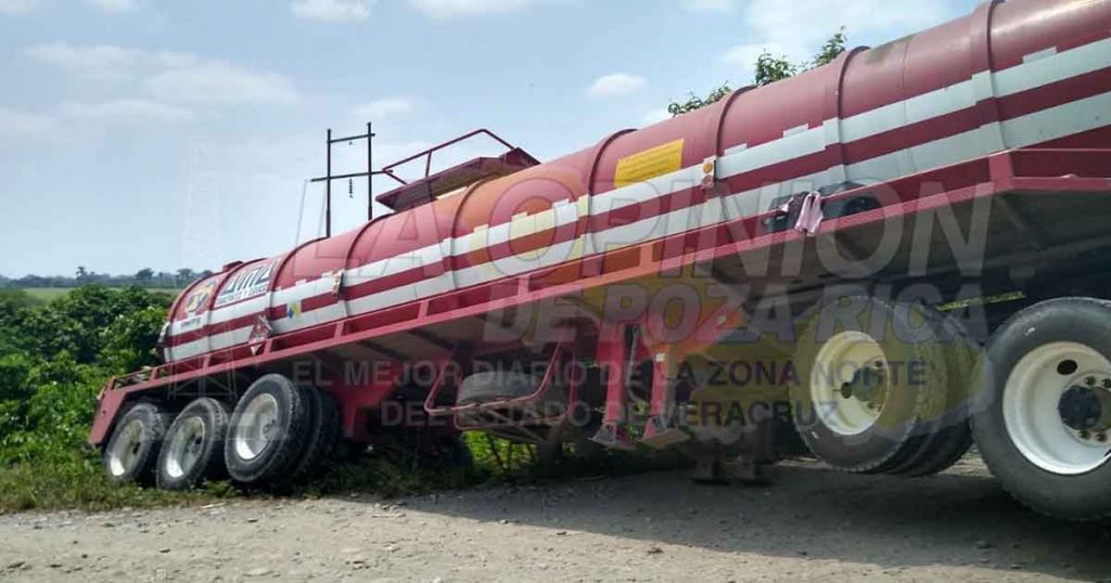 Pipa a punto de volcar en la Chote-San Andrés