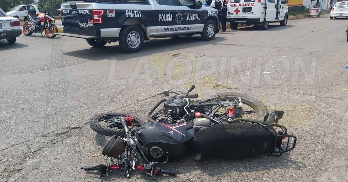 Choca contra camioneta y se desfigura la cara