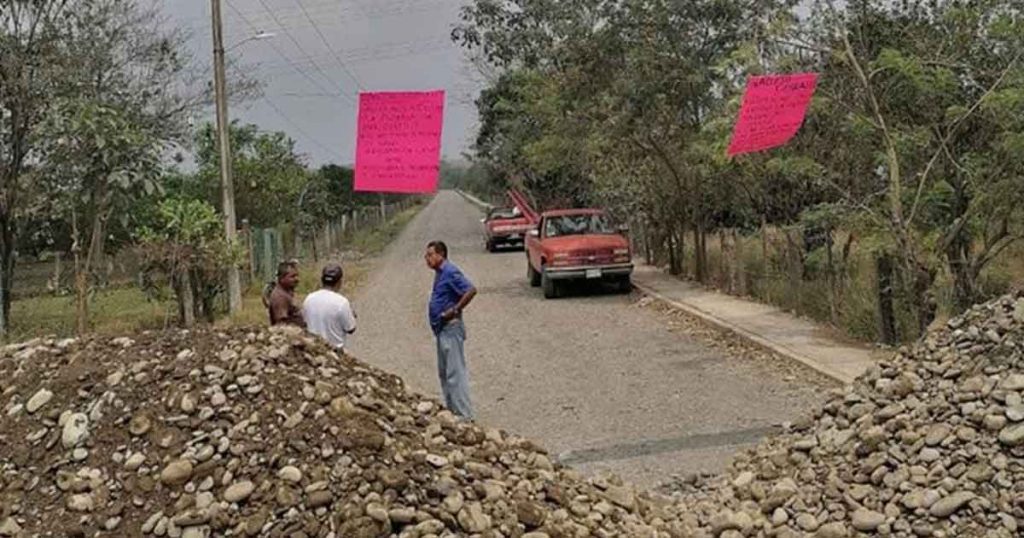 Más comunidades cierran accesos por la pandemia