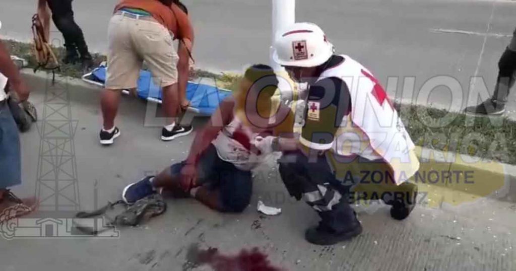 Motociclistas casi se matan sobre el libramiento Adolfo López Mateos