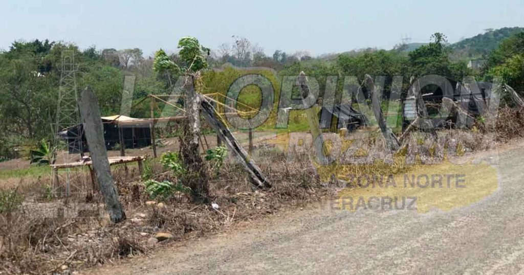 ¡Estafadores! Venden lotes en Tihuatlán sin papeles