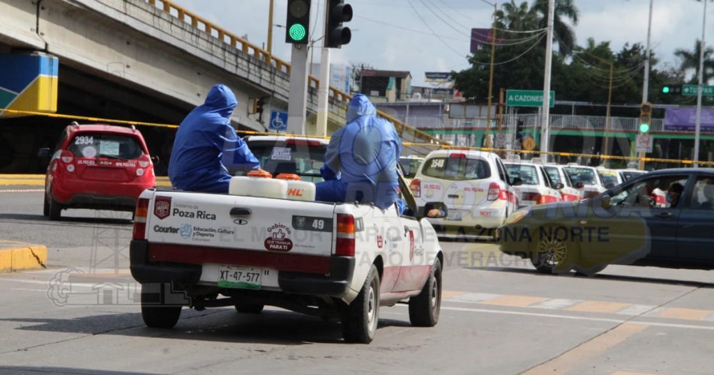 Continúan trabajos de sanitización en el primer cuadro de Poza Rica y taxistas "abren otro sitio"
