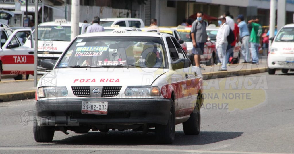 Continúan trabajos de sanitización en el primer cuadro de Poza Rica y taxistas "abren otro sitio"