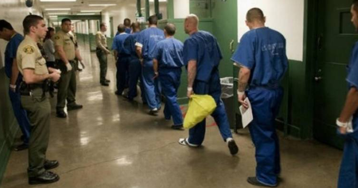 Presos en Los Ángeles buscan infectarse con coronavirus para forzar su libertad