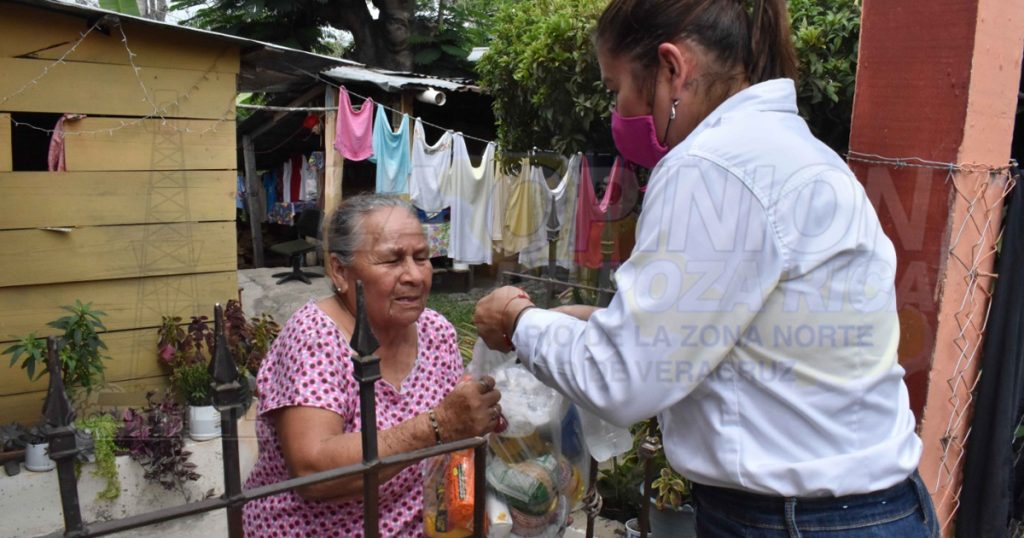 Entregan apoyo alimentario a más familias de Naranjos
