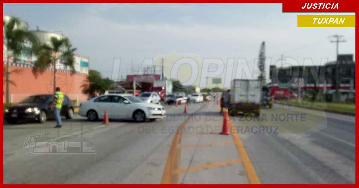 Choque en Tuxpan, deja elevados daños materiales