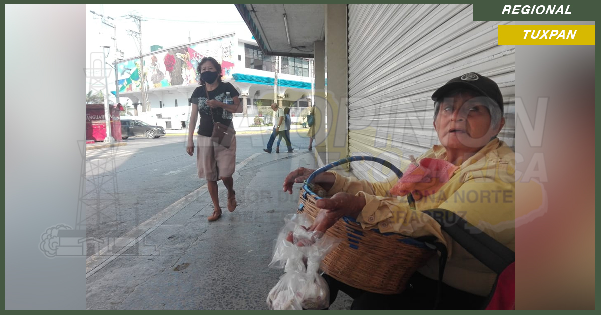 Vendedores ambulantes de la tercera edad enfrentan una odisea