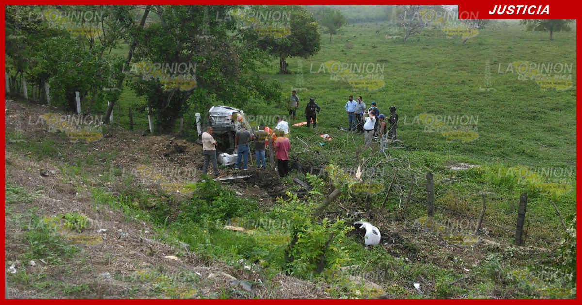 Apunto de morir en volcadura en la México-Tuxpan