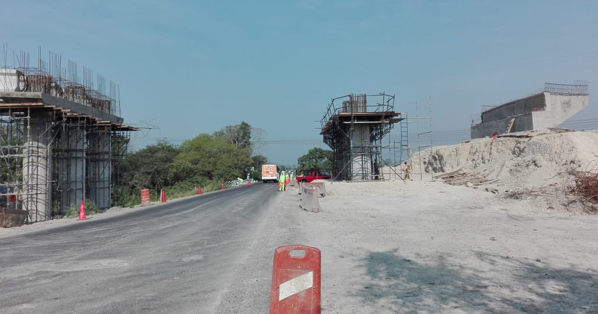Avanza construcción de paso a desnivel sobre carretera federal Tuxpan-Tampico