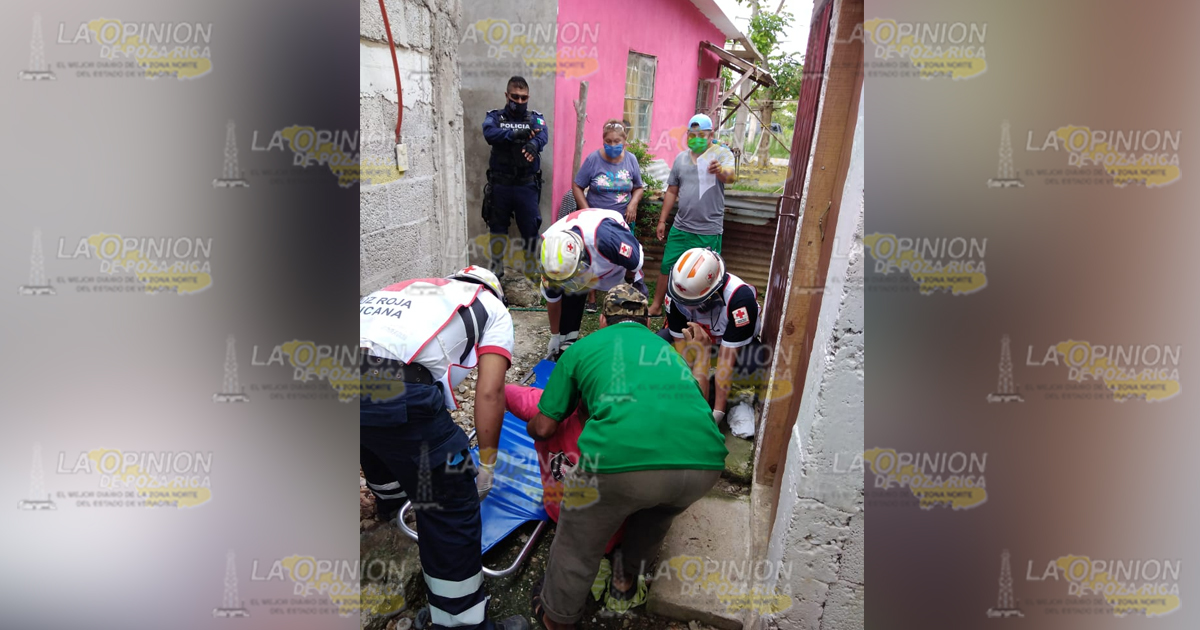 ¡Se fractura tobillo en aparatosa caída!