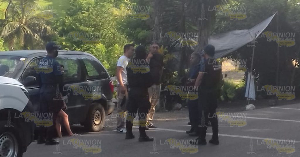 Aseguran 25 cartones de caguama en un filtro sanitario de Cazones