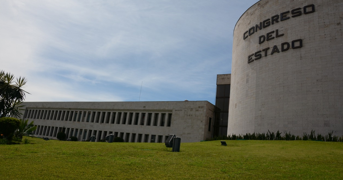 Rechazan sectores reforma a la Constitución
