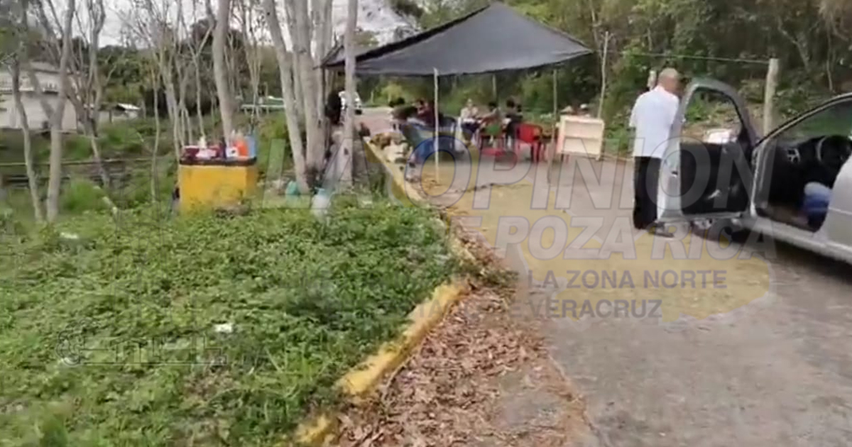 Por años de explotación, ejidatarios bloquean acceso a Pemex