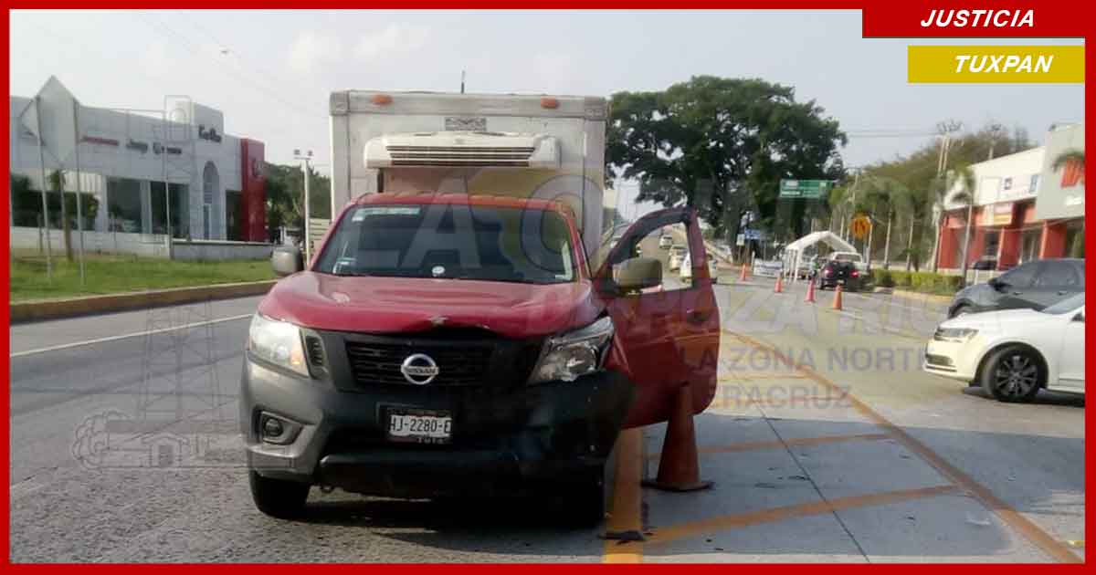 Choque en Tuxpan, deja elevados daños materiales