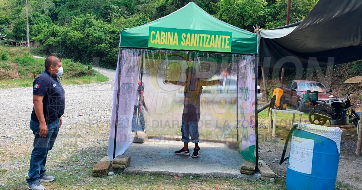Combaten el Coronavirus, instalan cinco módulos sanitizantes