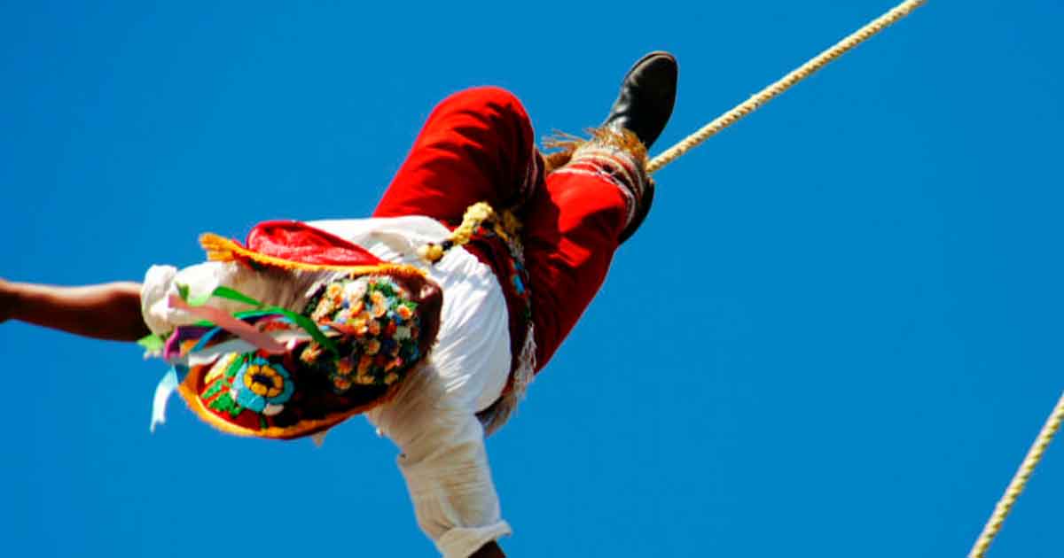 En los pies de los Voladores de Papantla: relato de su experiencia