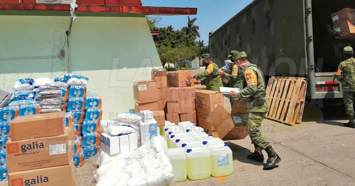 Transportan insumos médicos a Batallón de Tuxpan