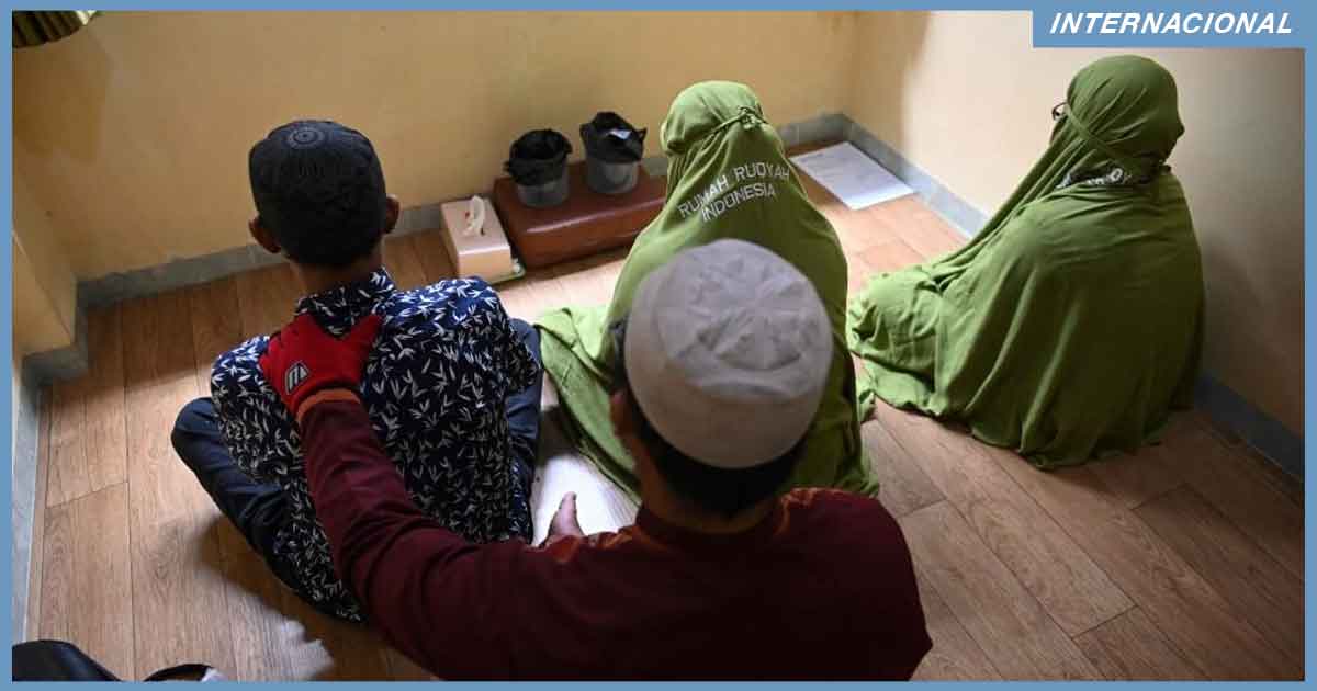 Exorcismos para "curar" la homosexualidad en Indonesia