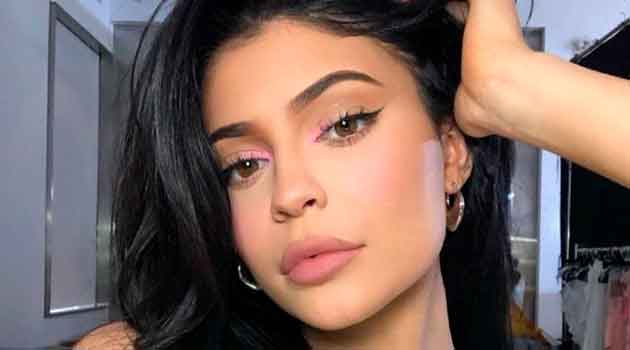 VIDEO: Mira en 15 segundos cómo ha cambiado Kylie Jenner
