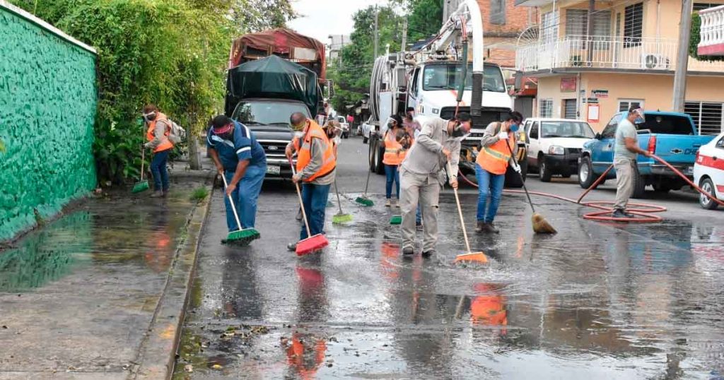 Mejoran condiciones de higiene en la calle Mina