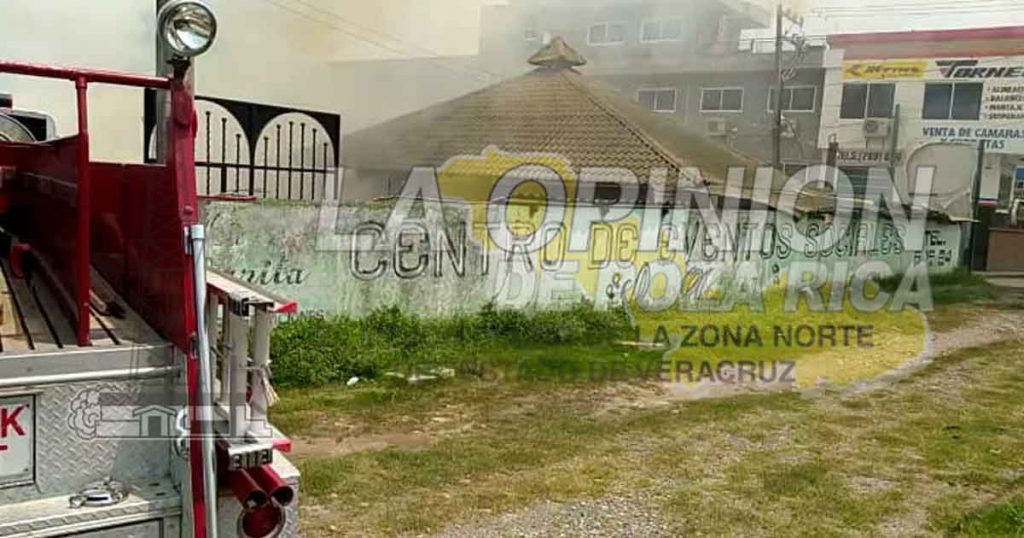 ¡Se incendia una palapa de ex funcionario de la SEPH!