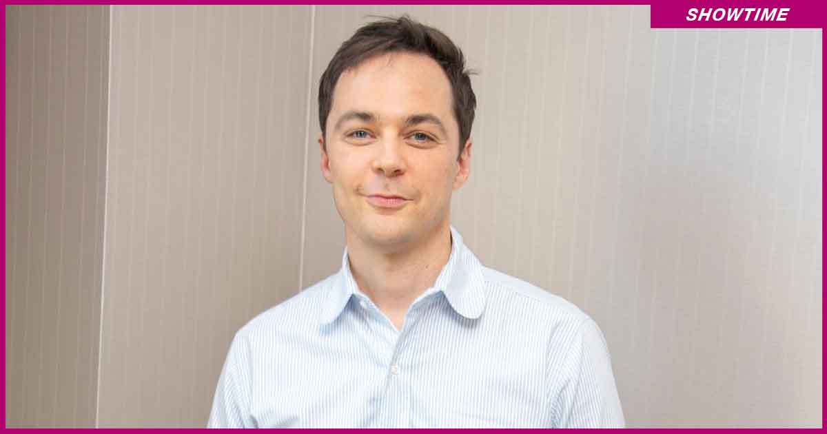 Jim Parsons (The big bang theory) se tiñe de rubio