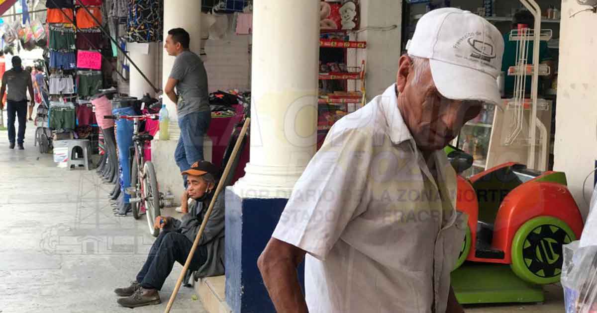 Los adultos mayores son afectados por confinamiento
