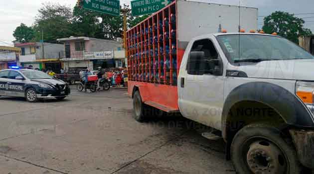 Muere mujer luego de ser arrollada por camión del agua